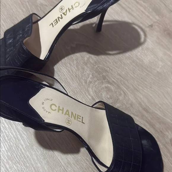CHANEL Black Sandals with Slingback Design